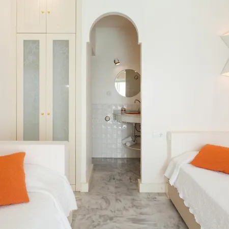 Villa 44