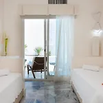 Villa 44